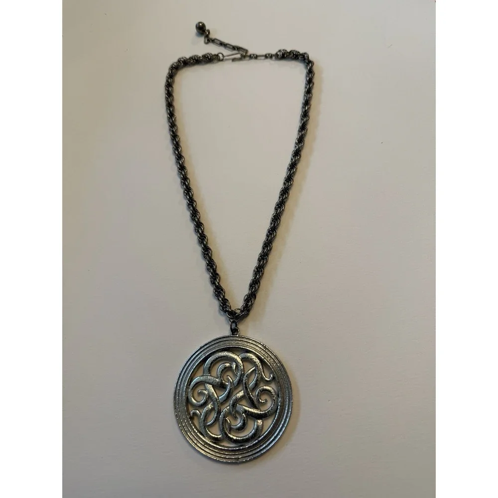 VTG LINSER Twisted Chain Necklace 18